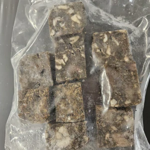 HOVĚZÍ DRŠŤKY MLETÉ 500G - KOSTKY 3x3cm