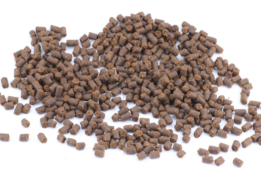 VÝCVIKOVÝ PAMLSEK - Hovězí s Jehněčím a Černou jeřabinou - peletky 8 mm  - 250g